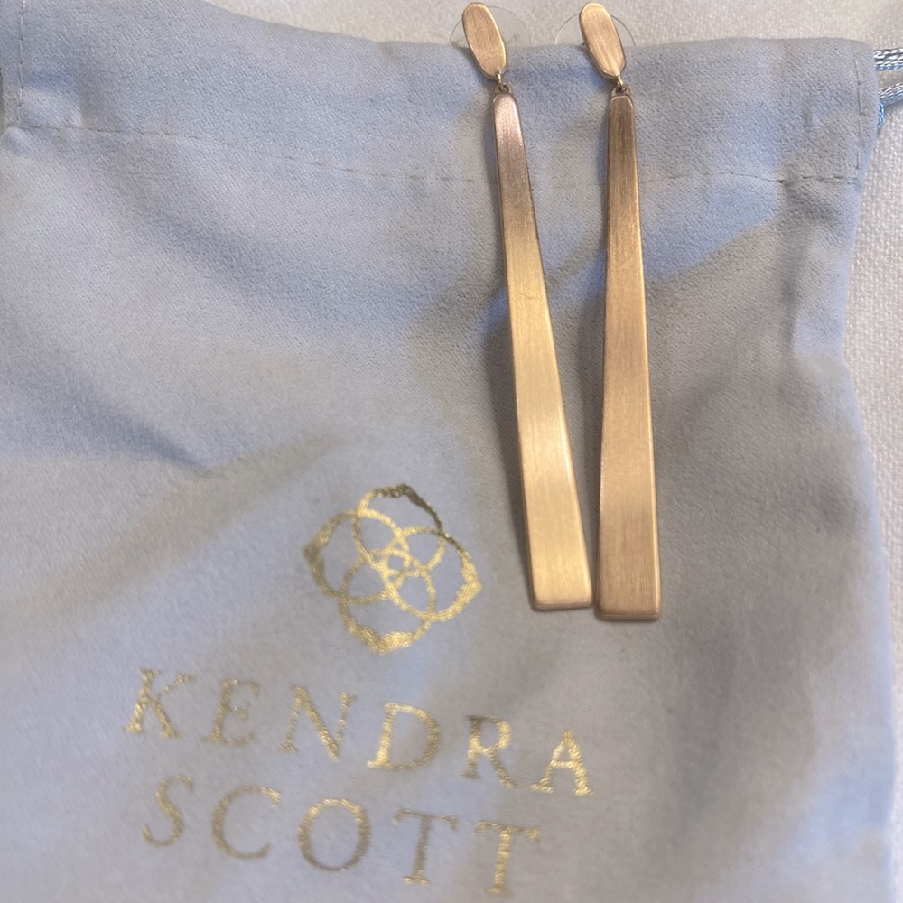 Kendra Scott dangle earrings
